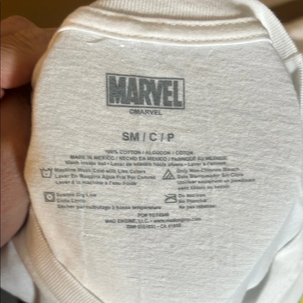 Marvel Men’s Spider-Man White & Red Short Sleeve T-Shirt Size Small - Picture 5 of 5